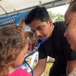 Con maquinaria, brigadas médicas y ayuda humanitaria, la Prefectura del Guayas brinda atención integral a más de 160 familias afectadas por inundaciones, en recintos de Durán