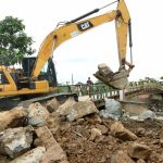 En menos de 24 horas, Prefectura del Guayas estabiliza la estructura del puente con 15 años de antigüedad sobre el río Paují, en Naranjal, para evitar que la zona quede incomunicada ante fuertes lluvias