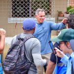 Más de 600 familias beneficiadas en Balao tras inundaciones: Viceprefecto del Guayas, Carlos Serrano, lideró jornada de atención integral que incluyó trabajos de limpieza y remoción de capas de lodo que cubrían gran parte de las calles del cantón