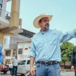 Ante cientos de personas, Carlos Encalada cumple primera actividad oficial, como Prefecto del Guayas: “Nuestra intención siempre será estar al lado del agricultor”