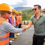 EL PRESIDENTE DANIEL NOBOA SUPERVISÓ LA CONSTRUCCIÓN DEL PUENTE QUIMÍS, QUE FORTALECERÁ LA MOVILIDAD DE 116 MIL MANABITAS