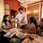 NIÑOS, JÓVENES Y ADULTOS EXPLORARON EL ARTE DEL ÓLEO PASTEL EN EL MUSEO NACIONAL DEL CACAO