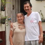 Reciclar, limpiar y cuidar el barrio: el ejemplo de una pareja guayaquileña