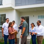 MINISTRO ROBERTO LUQUE VISITA CASALAGUNA Y PARTICIPA EN LA ENTREGA DE UNA VIVIENDA FINANCIADA CON CRÉDITO MITI MITI