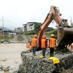 PREFECTURA DEL GUAYAS DESPLIEGA 154 MÁQUINAS PARA PREVENIR RIESGOS ANTE EL NIÑO