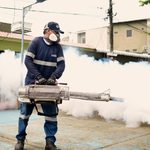 MÁS DE 30 MIL MANZANAS Y CERCA DE 600 PARQUES HAN SIDO FUMIGADOS EN GUAYAQUIL DURANTE 2026